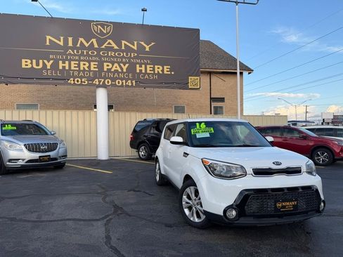 Used 2016 Kia Soul + FWD image 35