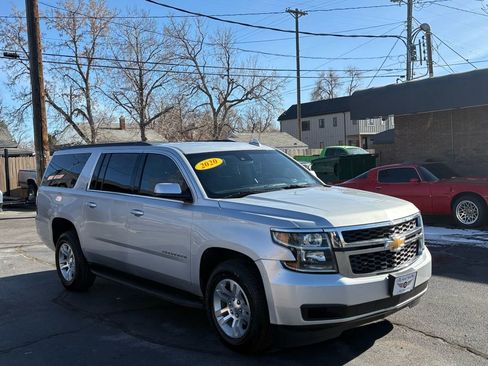 Used 2020 Chevrolet Suburban LT AWD/4WD image 3