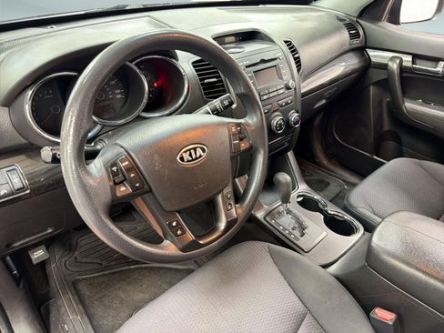 Used 2011 Kia Sorento LX w/ Convenience Pkg AWD/4WD image 4