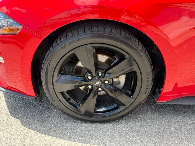 Used 2022 Ford Mustang Coupe w/ Black Accent Package RWD image 13