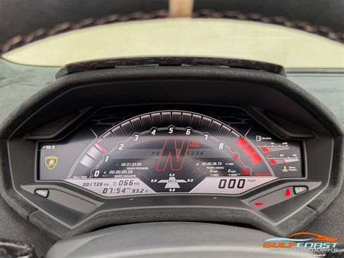 Used 2019 Lamborghini Huracan Performante AWD/4WD image 14