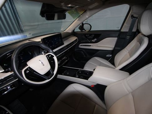 Used 2025 Lincoln Corsair AWD w/ Equipment Group 101A image 2