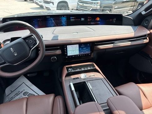 Certified 2026 Lincoln Navigator Reserve AWD/4WD image 23