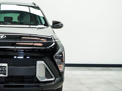 Used 2025 Hyundai Kona SEL image 4