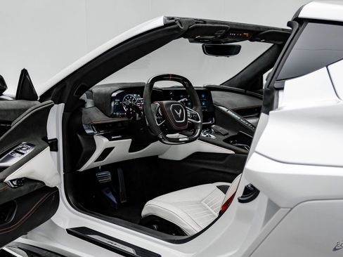 Used 2023 Chevrolet Corvette Z06 w/ Z07 Performance Package RWD image 49