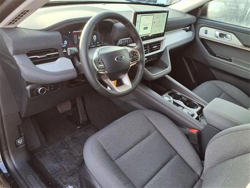 New 2026 Ford Explorer Active image 7