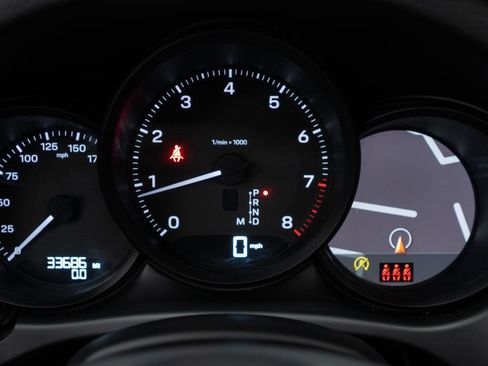 Used 2023 Porsche Macan AWD/4WD image 17