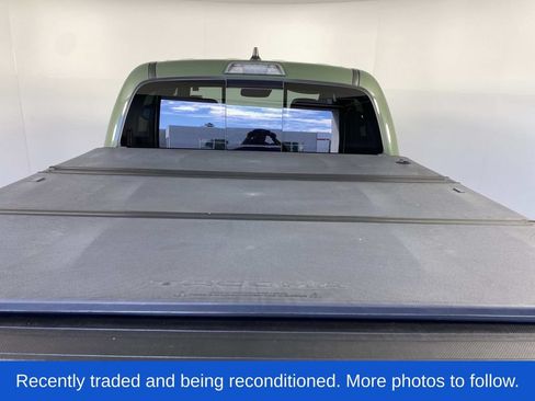 Used 2022 Toyota Tacoma Limited AWD/4WD image 9