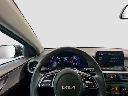 Used 2022 Kia Forte LXS FWD image 7