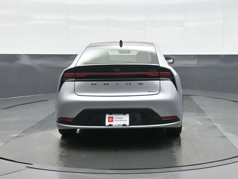 Used 2024 Toyota Prius XLE image 6