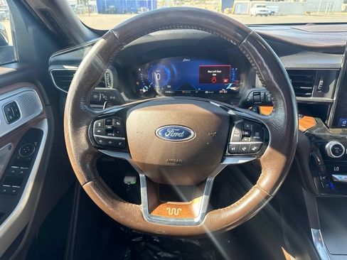Used 2021 Ford Explorer King Ranch w/ Premium Technology Package RWD image 21