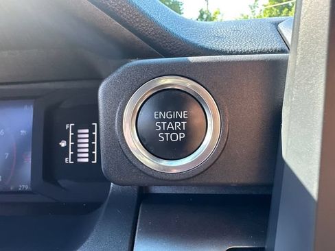 Certified 2026 Toyota 4Runner SR5 AWD/4WD image 38