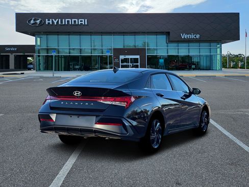 New 2026 Hyundai Elantra SEL Sport FWD image 7