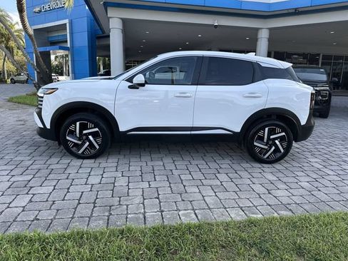 Used 2025 Nissan Kicks SV FWD image 31