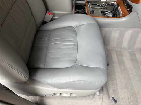 Used 2005 Lexus LX 470 4WD image 66