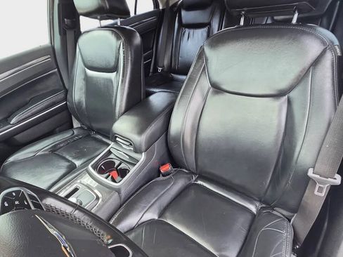 Used 2021 Chrysler 300 Touring L RWD image 10