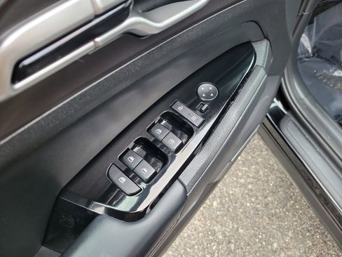 Used 2023 Kia Sportage EX image 20