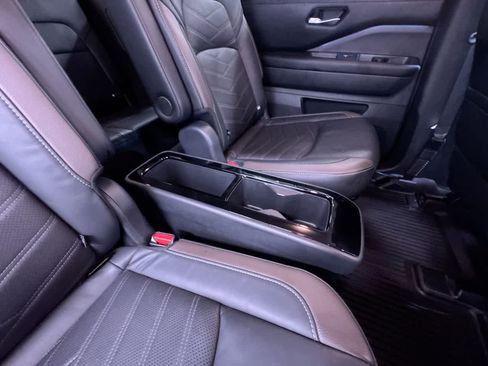 Used 2022 Nissan Pathfinder Platinum w/ Cargo Package AWD/4WD image 41