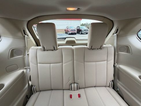 Used 2015 Nissan Pathfinder Platinum image 13