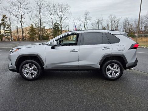 Used 2025 Toyota RAV4 XLE AWD/4WD image 4
