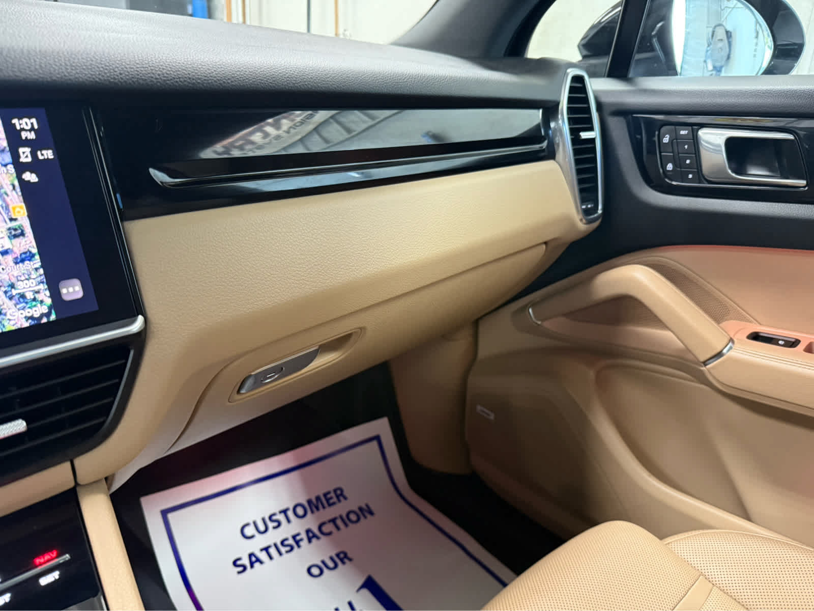 Used 2023 Porsche Cayenne Platinum Edition AWD/4WD image 29