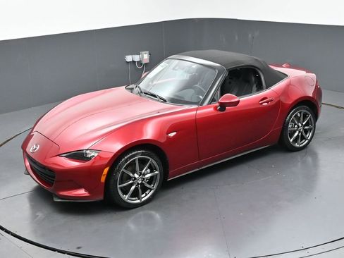 Used 2021 MAZDA MX-5 Miata Grand Touring RWD image 34