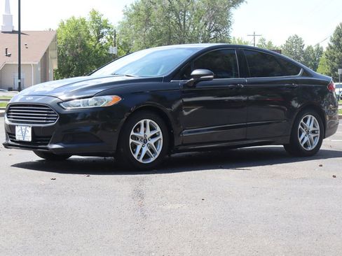 Used 2014 Ford Fusion SE FWD image 11