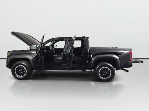 Used 2024 Toyota Tacoma TRD Off-Road w/ TRD Off Road Upgrade Package AWD/4WD image 11
