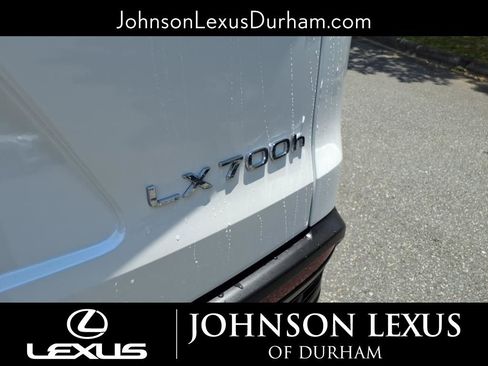 New 2025 Lexus LX 700h Overtrail image 5