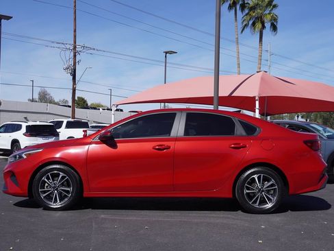 Used 2022 Kia Forte LXS w/ LXS Technology Package image 2