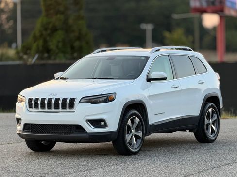 Used 2019 Jeep Cherokee Limited w/ Trailer Tow Group AWD/4WD image 6