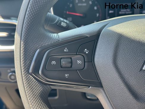 Used 2021 Chevrolet TrailBlazer LT w/ Convenience Package FWD image 18