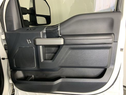 Used 2022 Ford F350 Platinum image 14