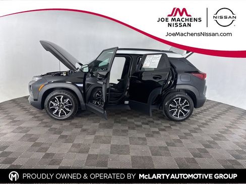 Used 2023 Chevrolet TrailBlazer ACTIV w/ Sun and Liftgate Package image 9