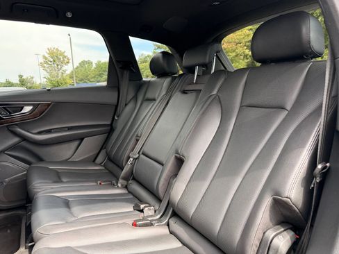Used 2019 Audi Q7 3.0T Prestige w/ Prestige Package AWD/4WD image 31