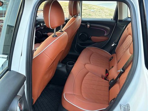 Used 2024 MINI Cooper 4-Door Hardtop image 28