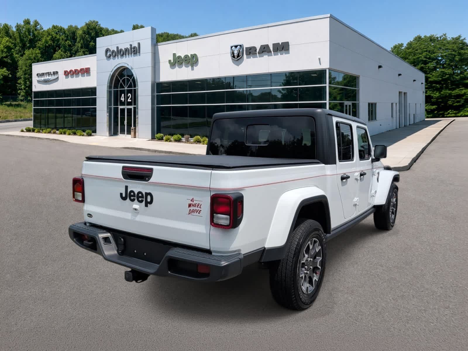 Used 2024 Jeep Gladiator Sport AWD/4WD image 6