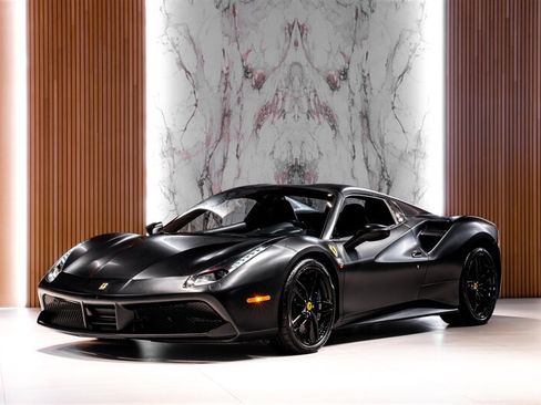Used 2017 Ferrari 488 Spider RWD image 2