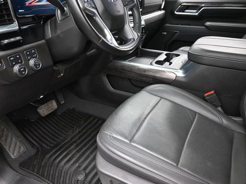 Used 2025 Chevrolet Silverado 2500 LTZ w/ LTZ Plus Package AWD/4WD image 16