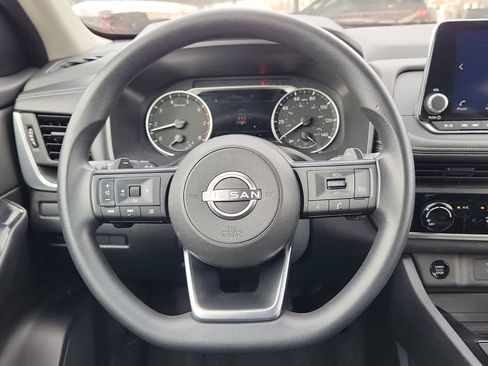 Used 2024 Nissan Rogue S image 19