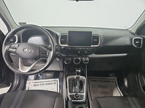 Used 2024 Hyundai Venue SEL image 13