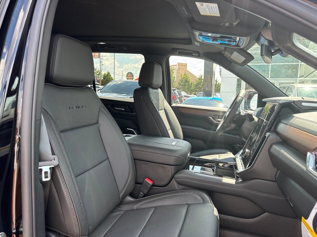 New 2026 GMC Yukon Denali w/ Sun & Power Step Package AWD/4WD image 19