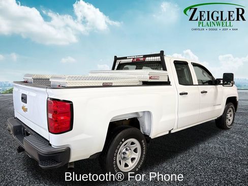 Used 2018 Chevrolet Silverado 1500 W/T w/ Trailering Package AWD/4WD image 7