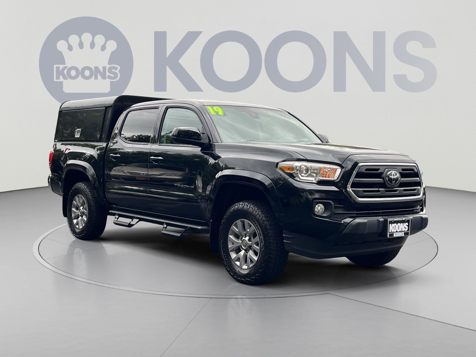Used 2019 Toyota Tacoma SR5 AWD/4WD image 2