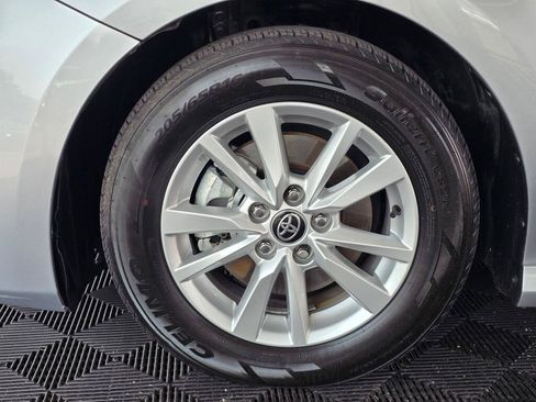 Used 2025 Toyota Camry LE FWD image 10
