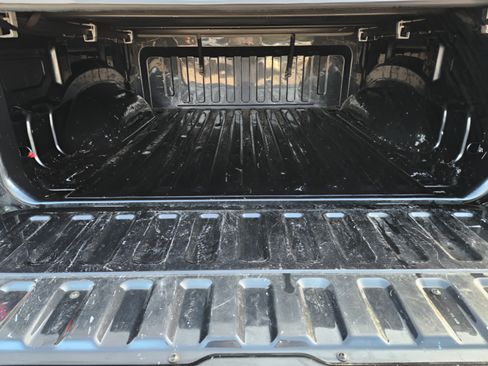 Used 2019 RAM 1500 4x4 Crew Cab image 31