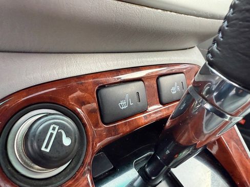 Used 2005 Toyota Highlander Limited image 27