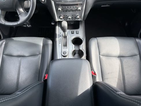 Used 2019 Nissan Pathfinder SL AWD/4WD image 31
