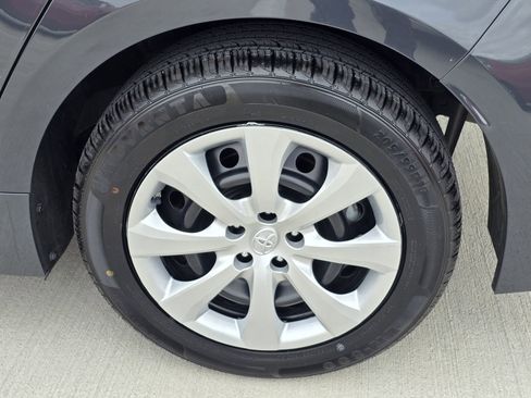 Used 2023 Toyota Corolla LE image 32