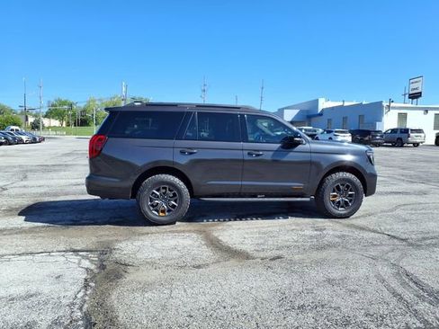 Used 2025 Ford Expedition Tremor AWD/4WD image 16